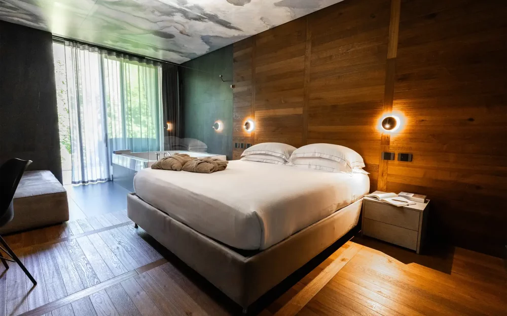 phi-hotel-piajo-junior-suite-jacuzzi-6.webp