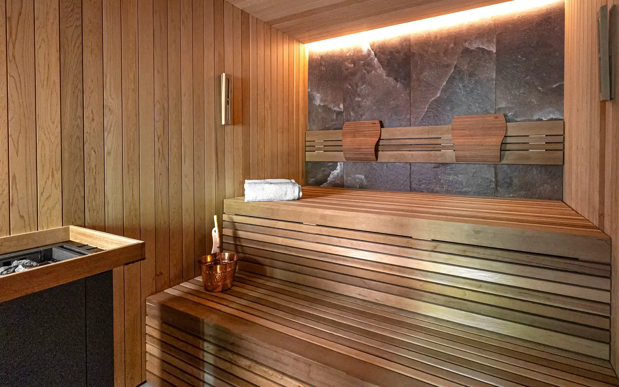 phi-hotel-piajo-spa-suite-vitality-4.webp